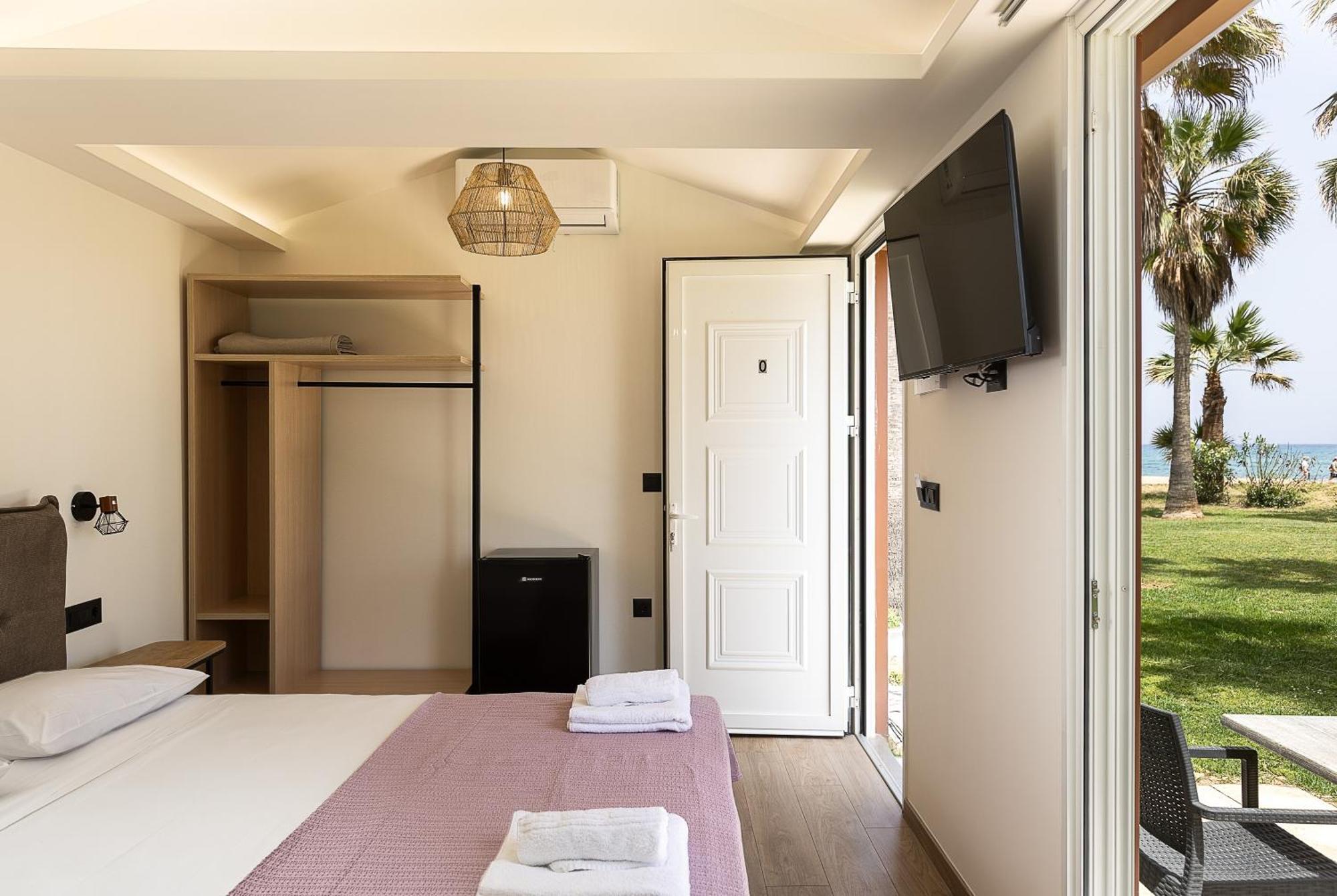 La Palma Beachfront Suites Georgioupoli Exteriör bild