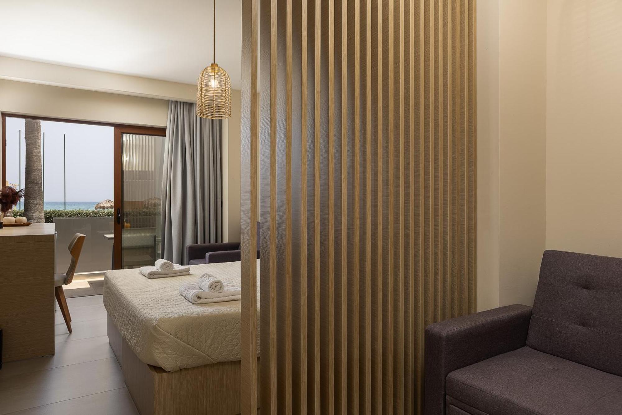 La Palma Beachfront Suites Georgioupoli Exteriör bild