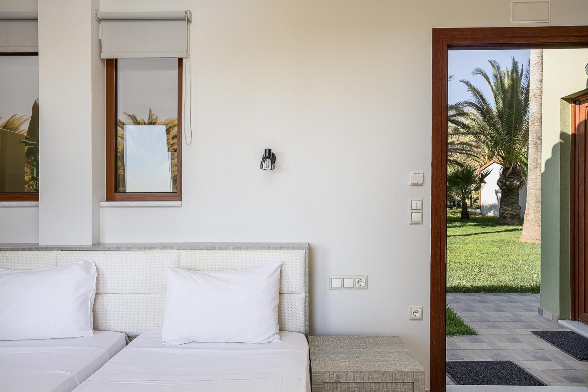 La Palma Beachfront Suites Georgioupoli Exteriör bild