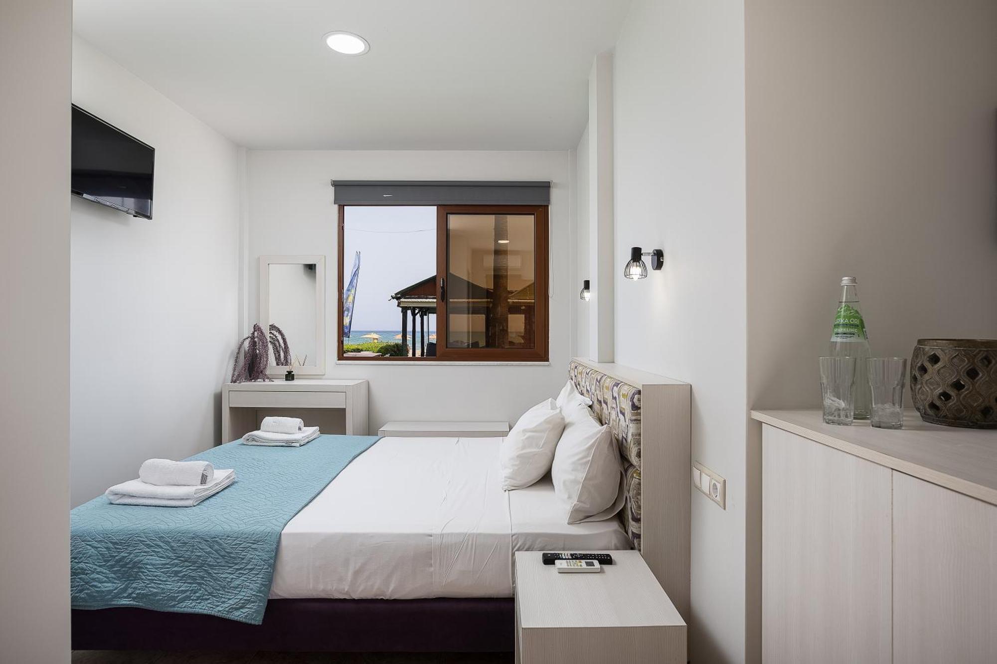 La Palma Beachfront Suites Georgioupoli Exteriör bild