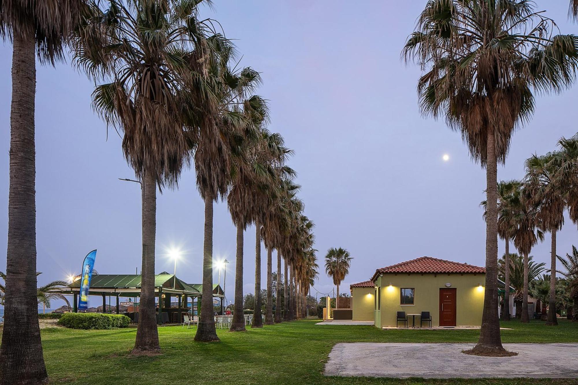 La Palma Beachfront Suites Georgioupoli Exteriör bild