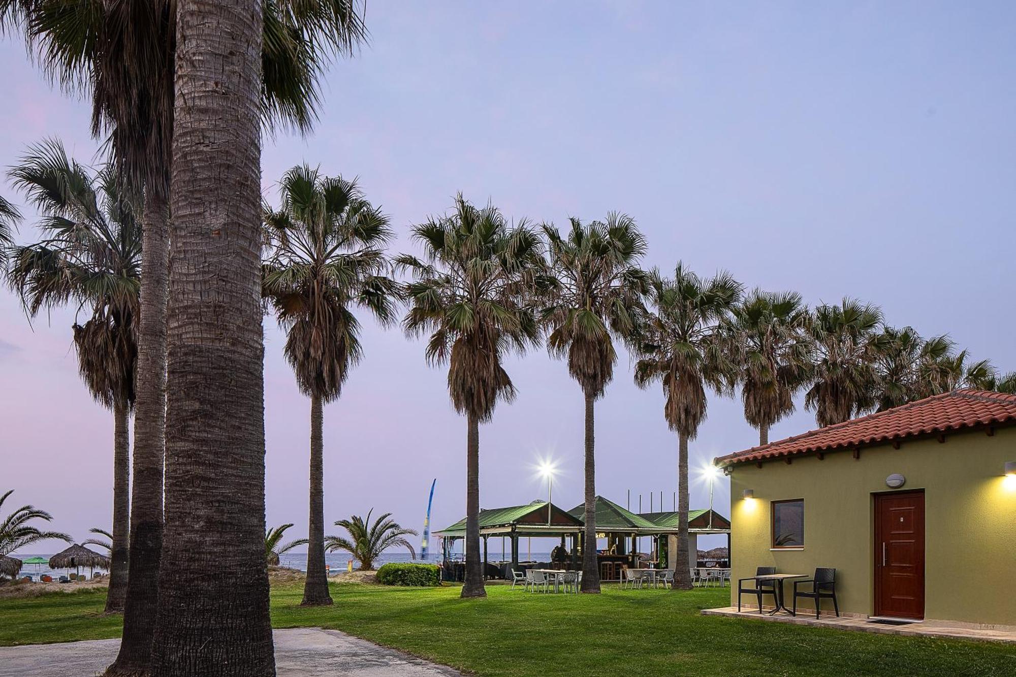 La Palma Beachfront Suites Georgioupoli Exteriör bild